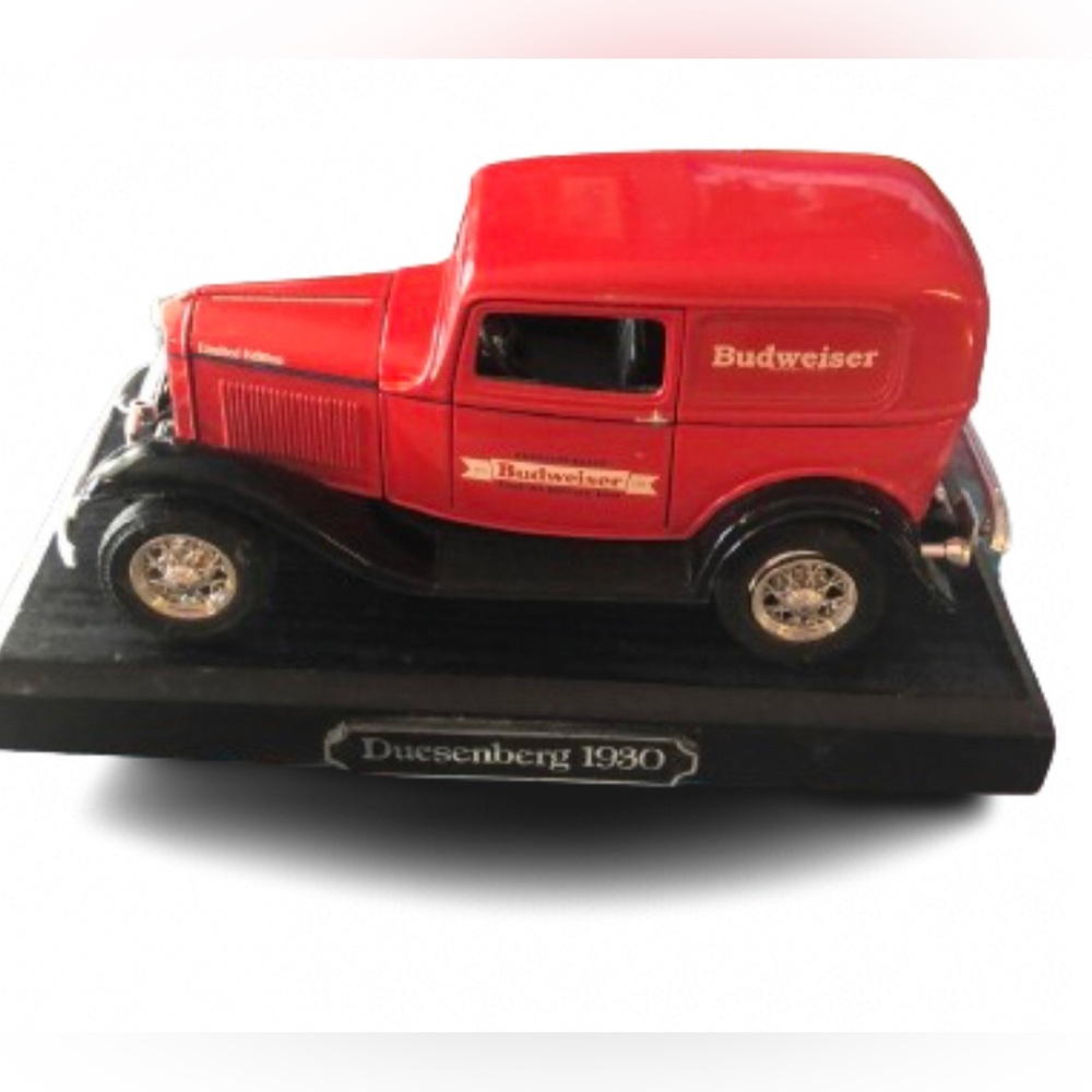 VINTAGE BUDWEISER DUESENBERG 1930 MODEL CAR • SPECCAST COLLECTIBLES •LIMITED ED.